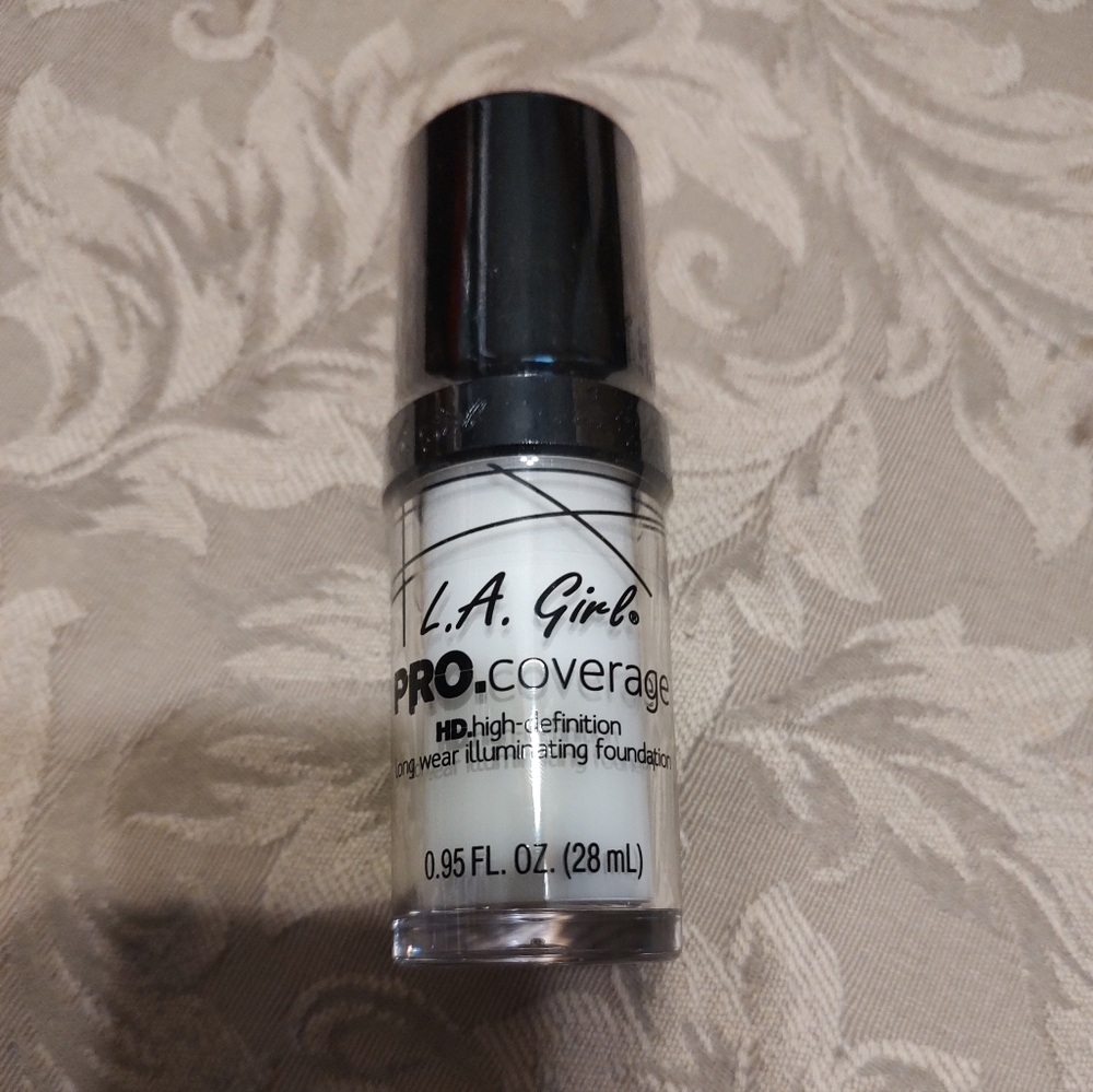 🕷️🐈⬛🕷️ NWT L.A. Girl Pro Coverage White Liquid Foundation - Picture 3 of 13